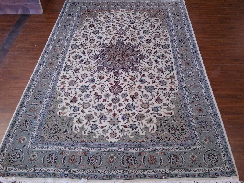7x10 Handmade Persian Tabriz area rug